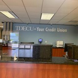 TDECU Pasadena Preston - TDECU Pasadena Preston Interior Teller Line