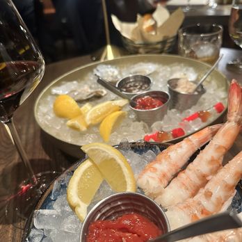 Catch n' Chop - Oysters and shrimp cocktail from the raw bar - Steakhouses Near Me - New York, New York