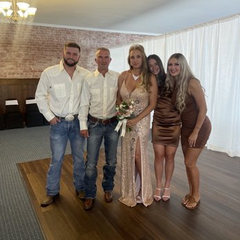 Blue Moon 1881 - They set up the banquet room perfect for my wedding.  Better than I could have planned! - Dive Bars Near Me - De Leon, Texas