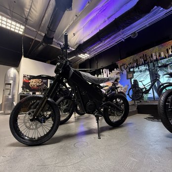 Luna Cycle - Bikes Near Me - El Segundo, California