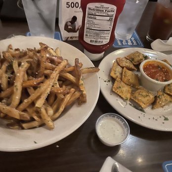 Beffa's Bar & Restaurant - Pomme Frites & Toasted Ravioli - Sports Bars Near Me - St. Louis, Missouri