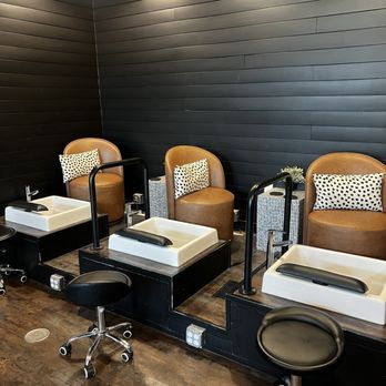 Papillon Day Spa - Pedicure chairs - Day Spas Near Me - Worthington, Ohio Papillon Day Spa - Pedicure chairs - Day Spas Near Me - Worthington, Ohio
