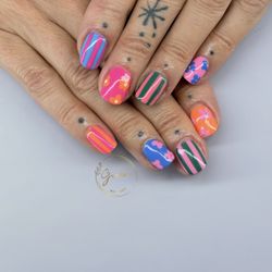 Green Nail Bar - Summer nails design