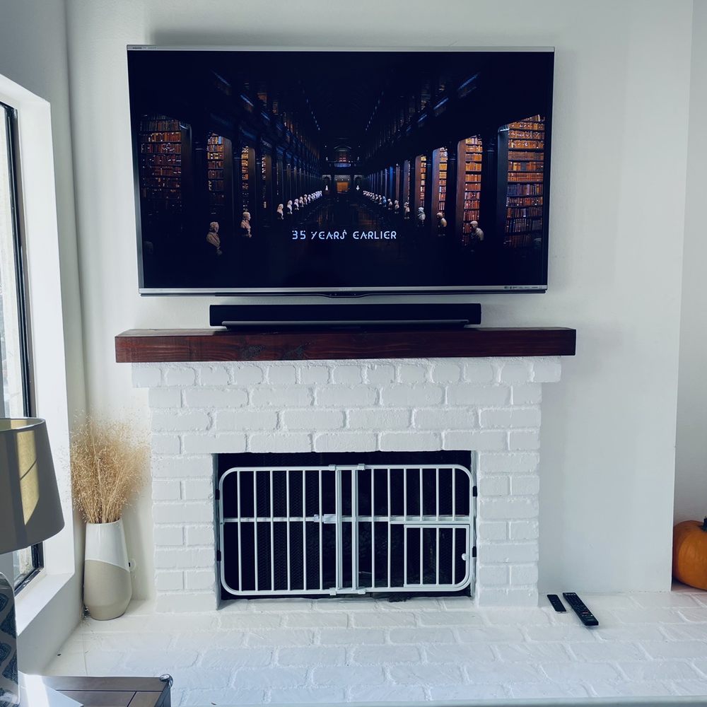 Modtech Design - Tv mounted with sound bar - Home Theatre Installation Near Me Modtech Design - Tv mounted with sound bar - Home Theatre Installation Near Me