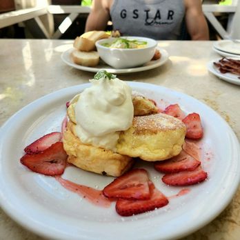 Cream Pot - Souffle eggs - Breakfast & Brunch Near Me - Honolulu, Hawaii Cream Pot - Souffle eggs - Breakfast & Brunch Near Me - Honolulu, Hawaii