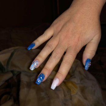Idol Nails And Spa - Jackie worked with some snowflakes I brought in and added her special touch.  I love them!! - Nail Salons Near Me - Farmers Branch, Texas