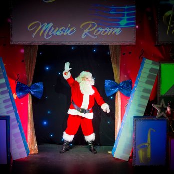 SnowDome - Santa at his stage show - Skating Rinks Near Me - Tamworth, STS