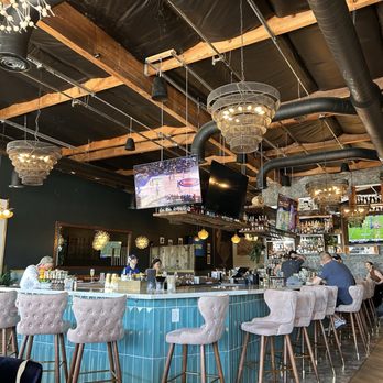 Dodo Bird Kitchen and Cocktails - Cocktail Bars Near Me - Scottsdale, Arizona