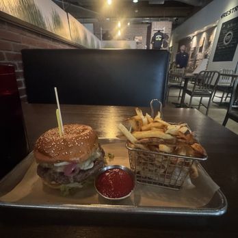 5280 Burger Bar - Perfect Burger and fries - Burgers Near Me - Denver, Colorado 5280 Burger Bar - Perfect Burger and fries - Burgers Near Me - Denver, Colorado