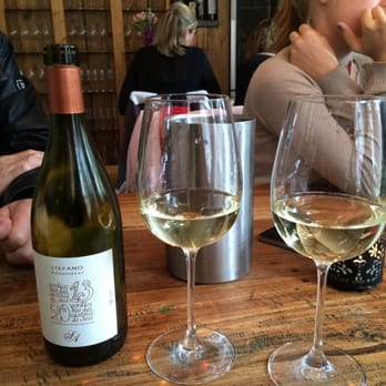 Wijnbar DiVino - Heerlijke chardonnay ! Kaasjes werden nog gesneden - Wine Bars Near Me - Amsterdam, New Hampshire Wijnbar DiVino - Heerlijke chardonnay ! Kaasjes werden nog gesneden - Wine Bars Near Me - Amsterdam, New Hampshire