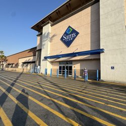 Sam's Club - Outside