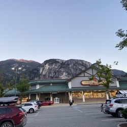 Nesters Market