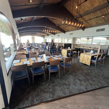 Tom Ham's Lighthouse - Seating - Breakfast & Brunch Near Me - San Diego, California Tom Ham's Lighthouse - Seating - Breakfast & Brunch Near Me - San Diego, California
