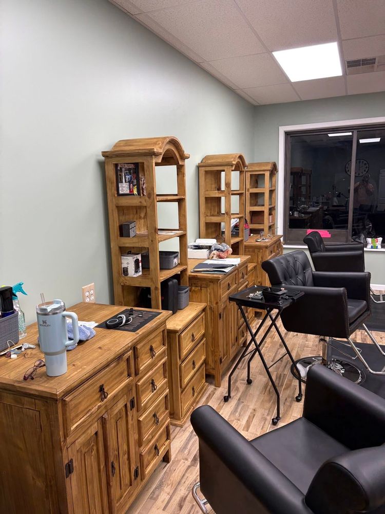 Small Town Roots Salon & Spa Logo