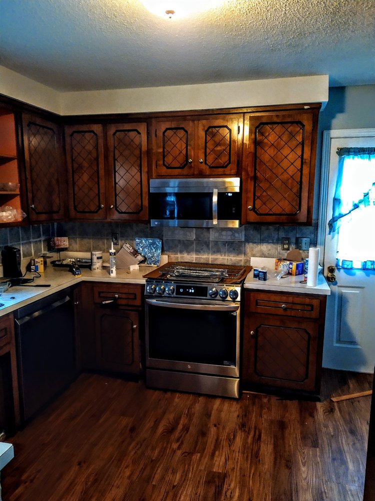 ALL ODDS AND FRIENDS 351 Grassland Dr, Clarksville, Tennessee Lawn