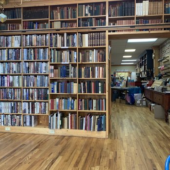 Books On Broad and Coffee - Entry room - Coffee & Tea Near Me - Camden, South Carolina Books On Broad and Coffee - Entry room - Coffee & Tea Near Me - Camden, South Carolina