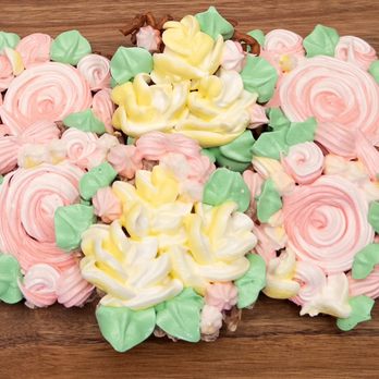 Sweet Chip - Flower Meringue Cookie - Desserts Near Me Sweet Chip - Flower Meringue Cookie - Desserts Near Me