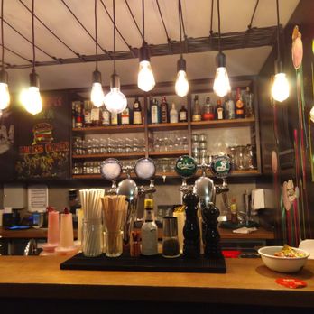 Dulf's Burger - Inside - Burgers Near Me - Hamburg, HH