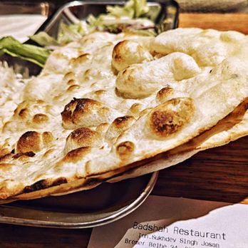 Badshah - Pideartiges Brot (03/2025) - Indian Near Me - Hamburg, HH Badshah - Pideartiges Brot (03/2025) - Indian Near Me - Hamburg, HH