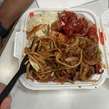 Egg Roll King - Mongolian beef combo - Chinese Near Me - Red Bluff, California