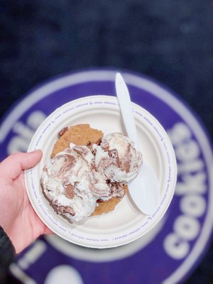 Insomnia Cookies