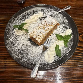 Smakosz Restaurant - Apple strudel - Polish Near Me - Chicago, Illinois Smakosz Restaurant - Apple strudel - Polish Near Me - Chicago, Illinois