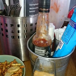 Roadhouse - Equipment on top of the table