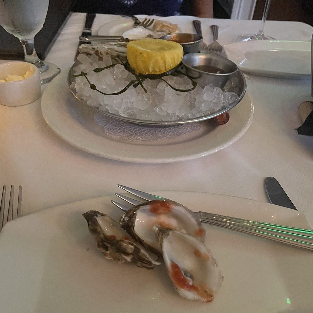 High Cotton - The oysters were excellent - Cocktail Bars Near Me - Charleston, South Carolina High Cotton - The oysters were excellent - Cocktail Bars Near Me - Charleston, South Carolina