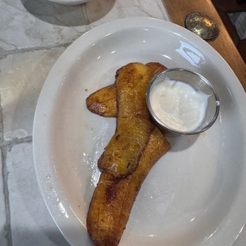 Reyes Bar & Restaurant - Plátano frito - Salvadoran Near Me - Woodbridge, California Reyes Bar & Restaurant - Plátano frito - Salvadoran Near Me - Woodbridge, California