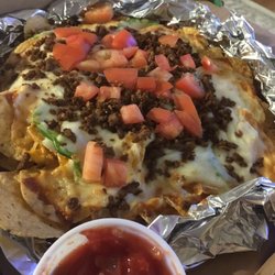 Mancino's Pizzas and Grinders - Nachos with everything (on top layer only)