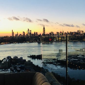 Westlight - Sunset vibes - Tapas/Small Plates Near Me - Brooklyn, New York