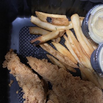 Cheddar's Scratch Kitchen - Kids order w black fries - American Near Me - Arlington, Texas