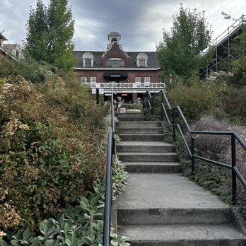 McMenamins - Edgefield - Hotels Near Me - Troutdale, Oregon