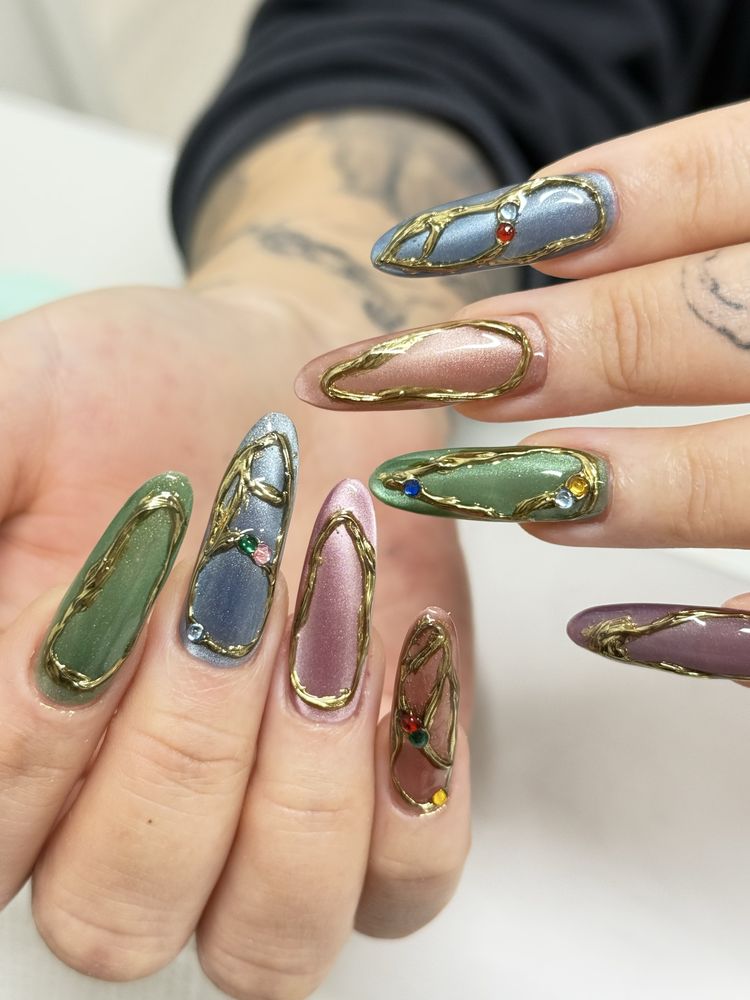 Mellow Moon Nail Studio Logo