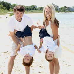 Joyful Moments Photography - Family Beach Photo Session