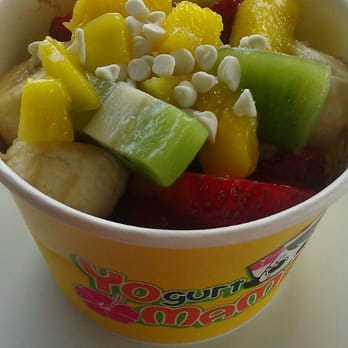 Frost - Acai bowl with granola, strawberries, bananas, kiwi, mangos, cranberries & yogurt chips - Ice Cream & Frozen Yogurt Near Me - Kailua, Hawaii
