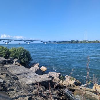 Peace Bridge - Landmarks & Historical Buildings Near Me - Buffalo, New York