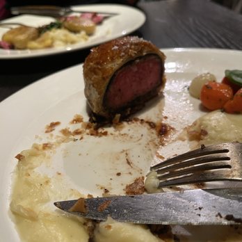 Gordon Ramsay Hell's Kitchen - Beef Wellington cooked to perfection! - Steakhouses Near Me - Stateline, Nevada Gordon Ramsay Hell's Kitchen - Beef Wellington cooked to perfection! - Steakhouses Near Me - Stateline, Nevada