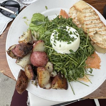 Aeirloom Bakery - Poached and Pink - New American Near Me - Los Angeles, California