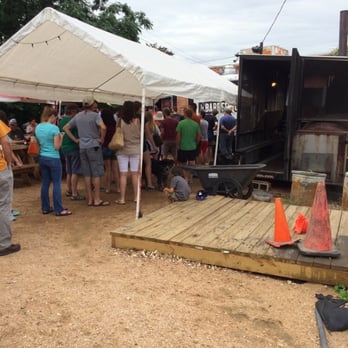 la Barbecue - Not too bad of a line after just opening. - Barbeque Near Me - Austin, Texas la Barbecue - Not too bad of a line after just opening. - Barbeque Near Me - Austin, Texas