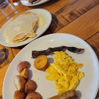 Alexanders Cafe - Diners Near Me - Elgin, Illinois