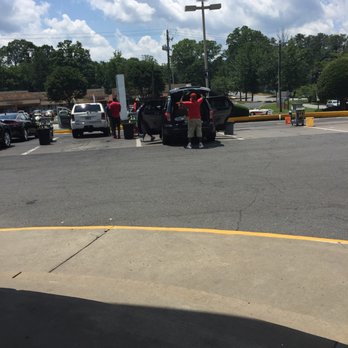 Car Spa - Employees working hard - Car Wash Near Me - Roswell, Georgia Car Spa - Employees working hard - Car Wash Near Me - Roswell, Georgia