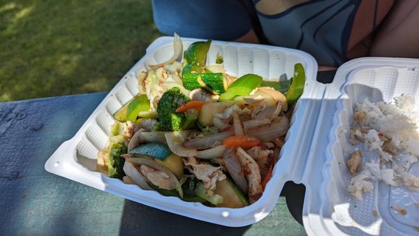 Aunty Pon's Thai Food Truck by null
