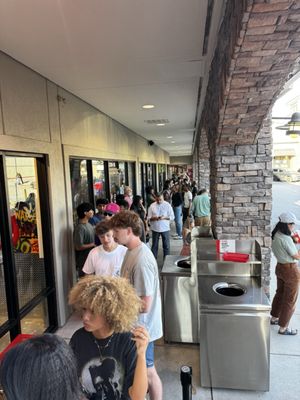 Dave's Hot Chicken by null