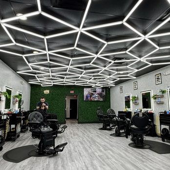 Luxury Crown Barbershop - Long overdue for a haircut! Thanks Steve. - Barbers Near Me - Davie, Florida Luxury Crown Barbershop - Long overdue for a haircut! Thanks Steve. - Barbers Near Me - Davie, Florida