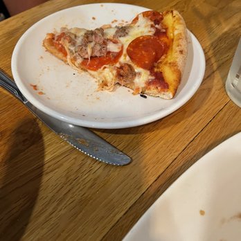 Santino's Tap & Table - Pep and sausage pizza - Pizza Near Me - Folsom, Pennsylvania Santino's Tap & Table - Pep and sausage pizza - Pizza Near Me - Folsom, Pennsylvania