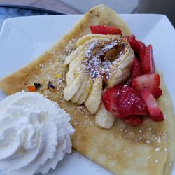 Banana nutella crepe (with added strawberries)