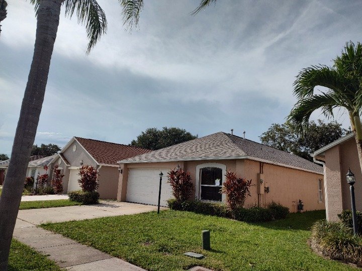 Slide of Parlament Roofing & Construction