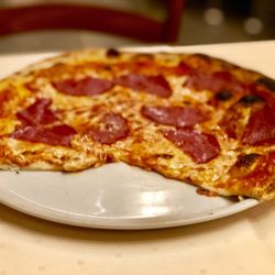 Zum Alten Fritz - La pizza di Salami senza due tagli