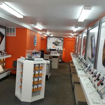 Evolution Wireless - Showroom floor - Mobile Phones Near Me - Flushing, New York